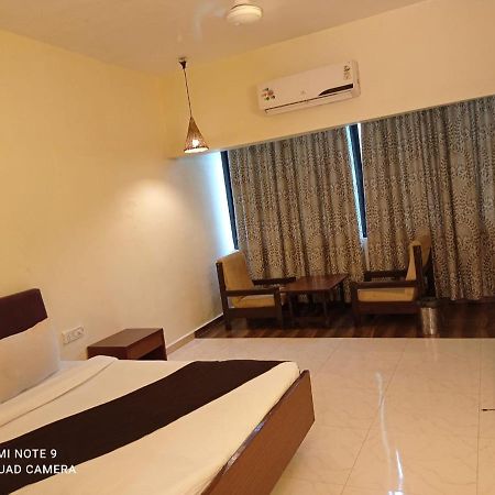 Hotel Lions Den Lonavala Eksteriør billede