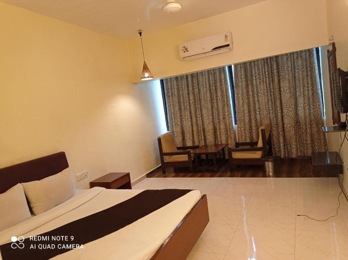 Hotel Lions Den Lonavala Eksteriør billede