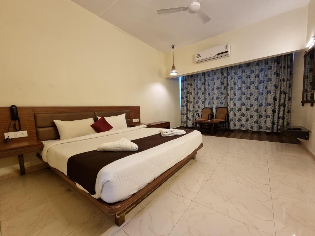 Hotel Lions Den Lonavala Eksteriør billede