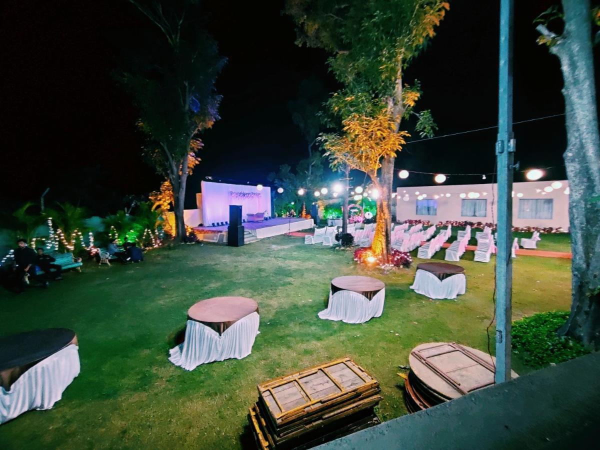 Hotel Lions Den Lonavala Eksteriør billede