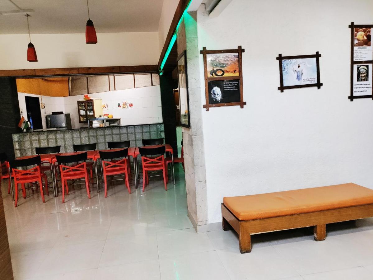 Hotel Lions Den Lonavala Eksteriør billede