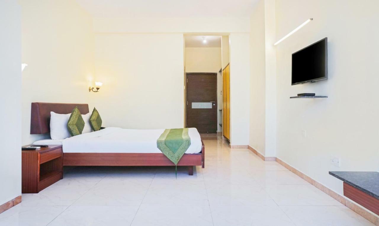 Hotel Lions Den Lonavala Eksteriør billede