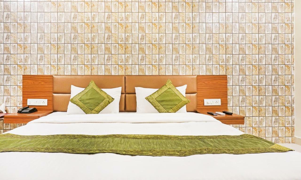 Hotel Lions Den Lonavala Eksteriør billede