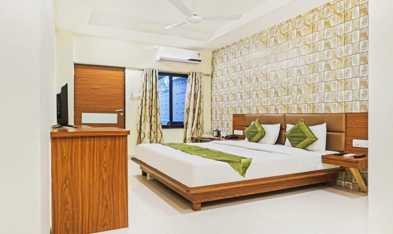 Hotel Lions Den Lonavala Eksteriør billede